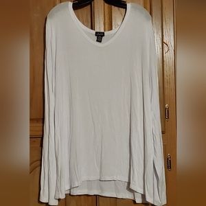 🌕 Justify White 2X Long Sleeved V-Neck Blouse